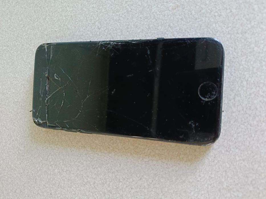 iPhone 6 uszkodzony na części