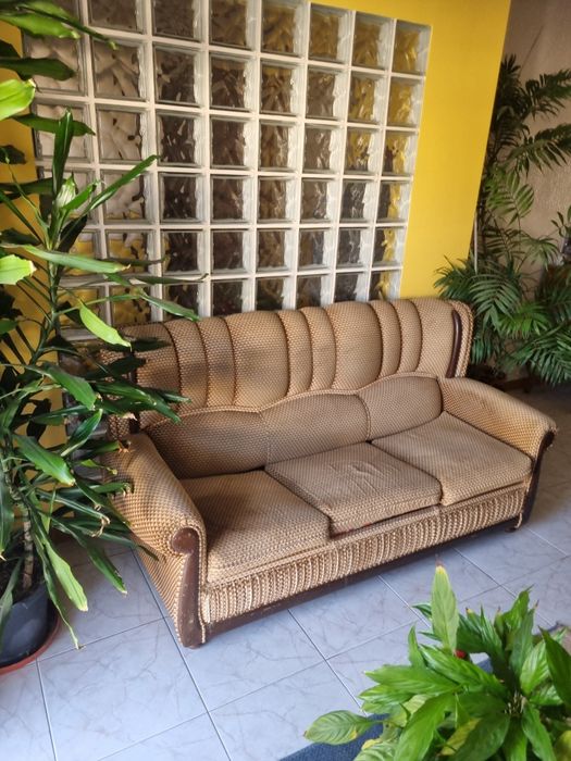 Ofereço sofás, só os têm que vir buscar