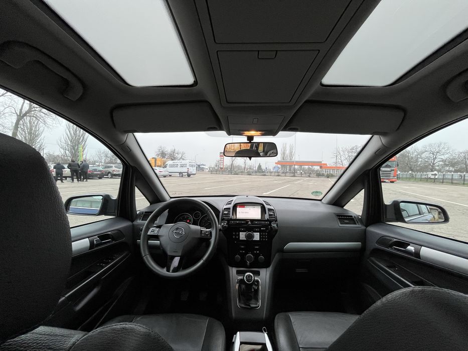 Zafira Максимальна комплектація