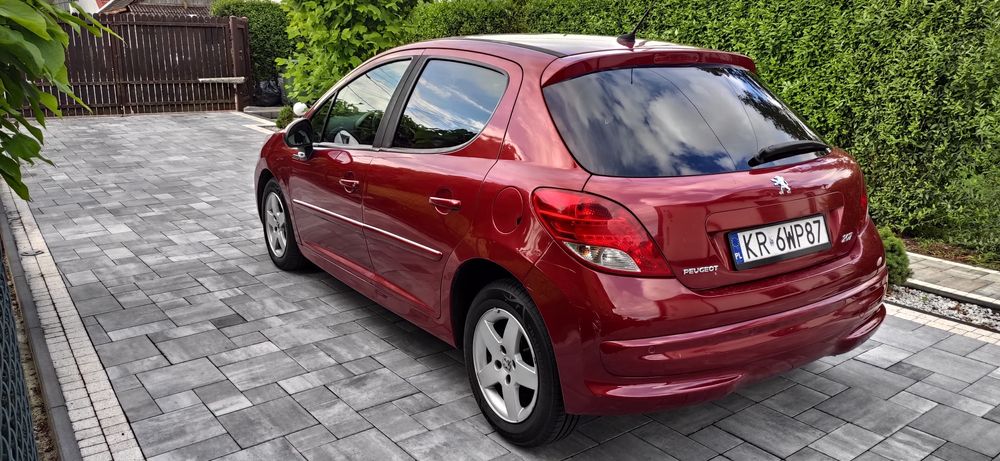 Peugeot 207 1.4 benzyna, lift. Zadbany.