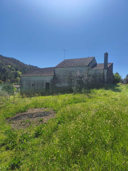 Quinta com casa pra reconstruir