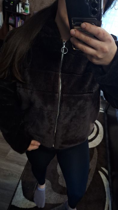 Шубка укорочена  шоколадного кольору