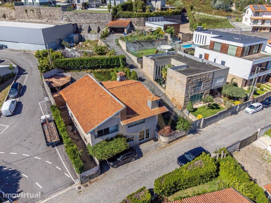 Moradia Individual T3 Renovada | Lordelo, Guimarães