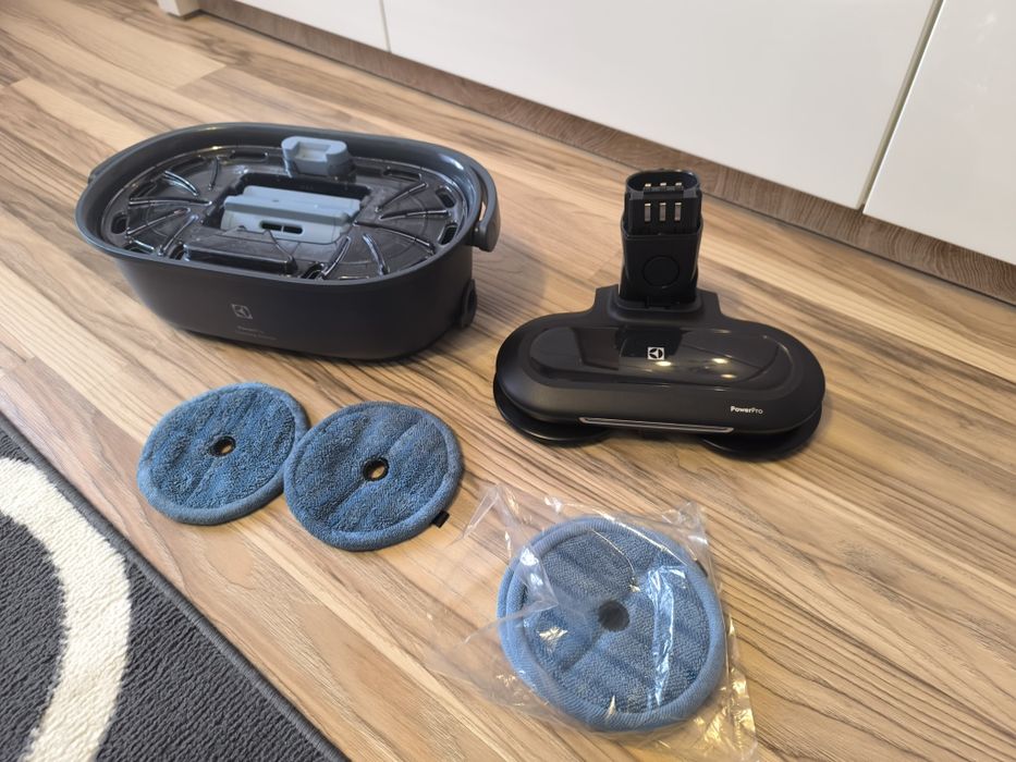 Odkurzacz pionowy Electrolux Pure Q9 stacja mopująca do odkurzacza