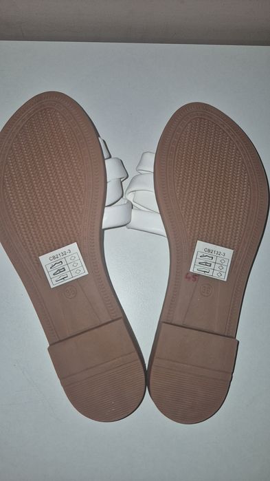 Nowe białe klapki damskie ślub i wesele