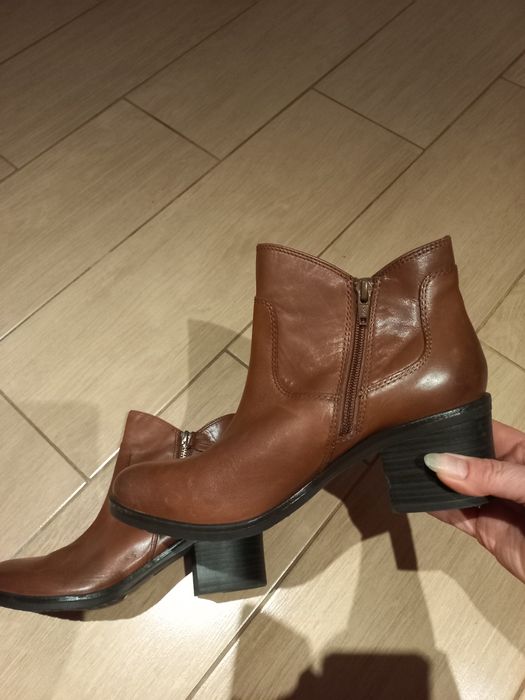 Нові шкіряні  продам  зі знижкою