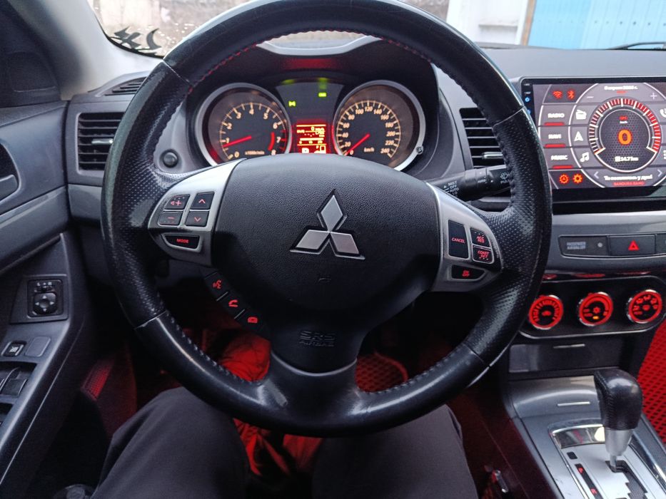 Mitsubishi lancer 10