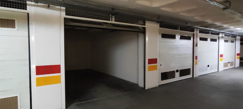 Vendo garagem fechada box com 24 mts