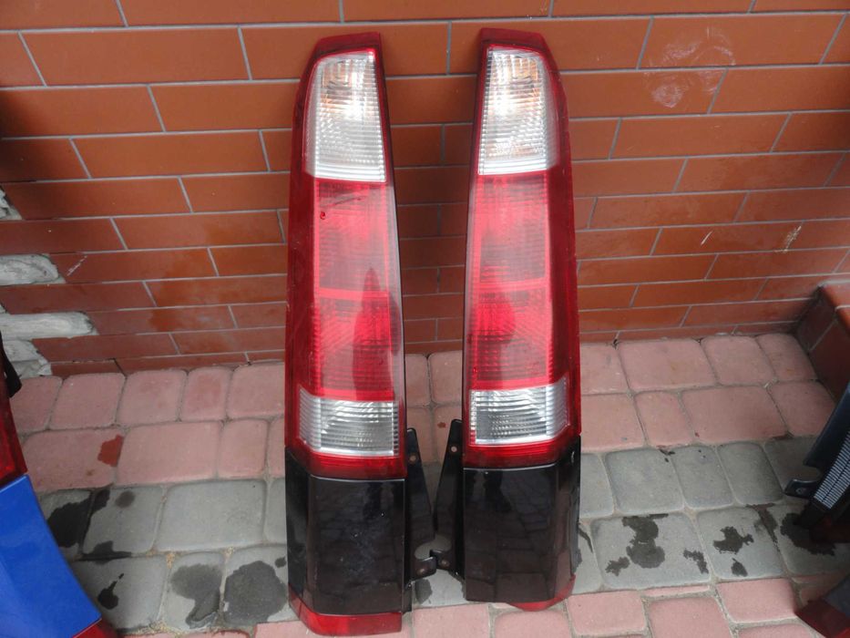 Opel Meriva A przedlift lampa tył prawa lub lewa