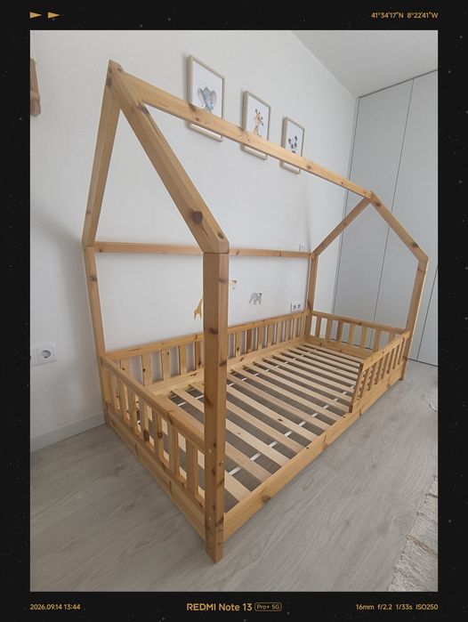 Cama Montessori (casinha)