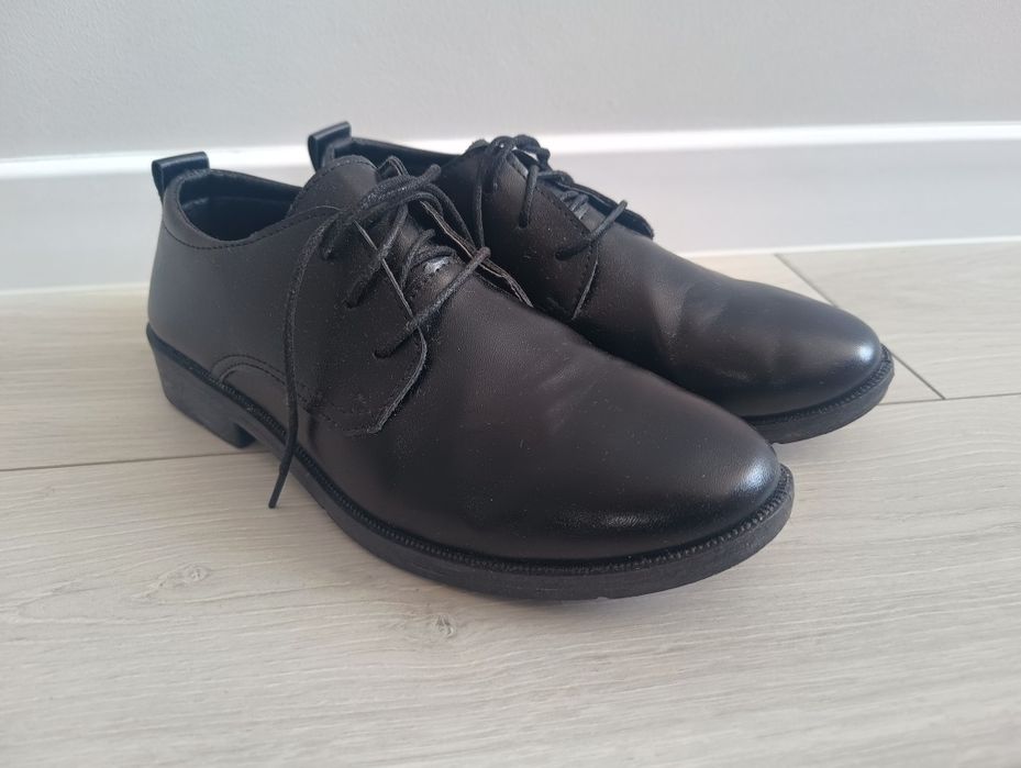 Buty eleganckie komunijne 39