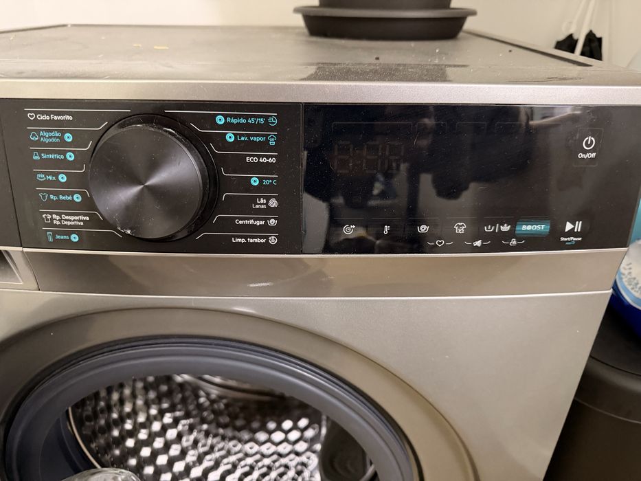 Máquina de Lavar Roupa 8kg - 1400 rpm (inox)