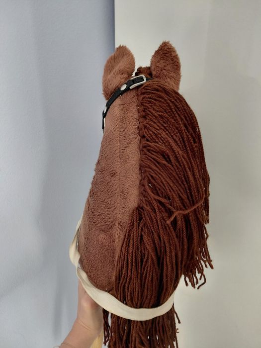 Brązowy Hobby horse