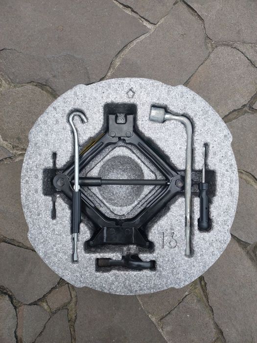 Домкрат, органайзер, інструменти, гак Kia Magentis MG (2005-2010)