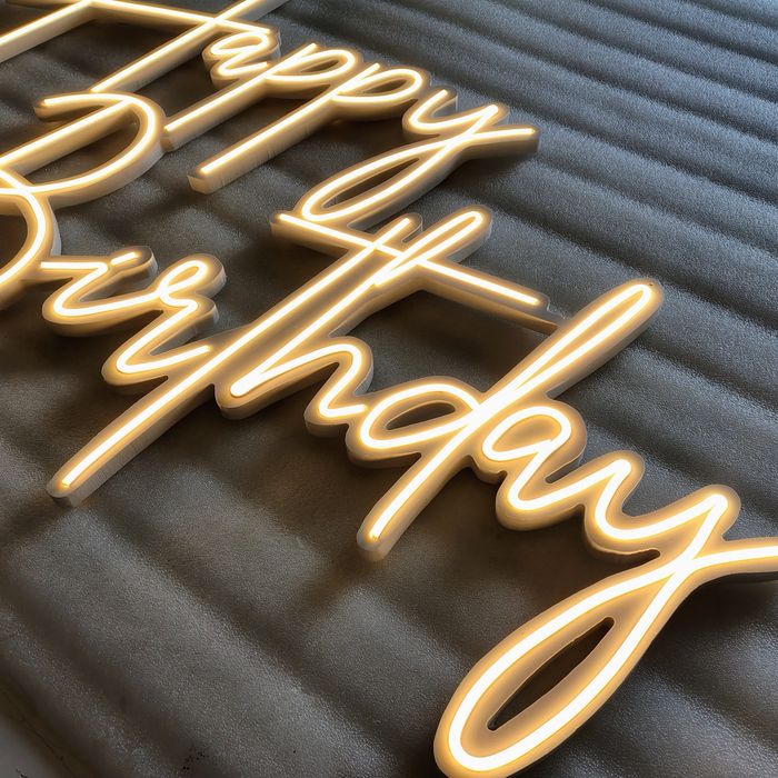 Happy Birthday napis podświetlany LED neon