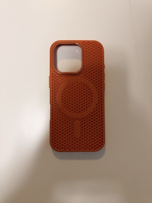 Iphone 16 pro  czarny 128G 5 etui w zestawie