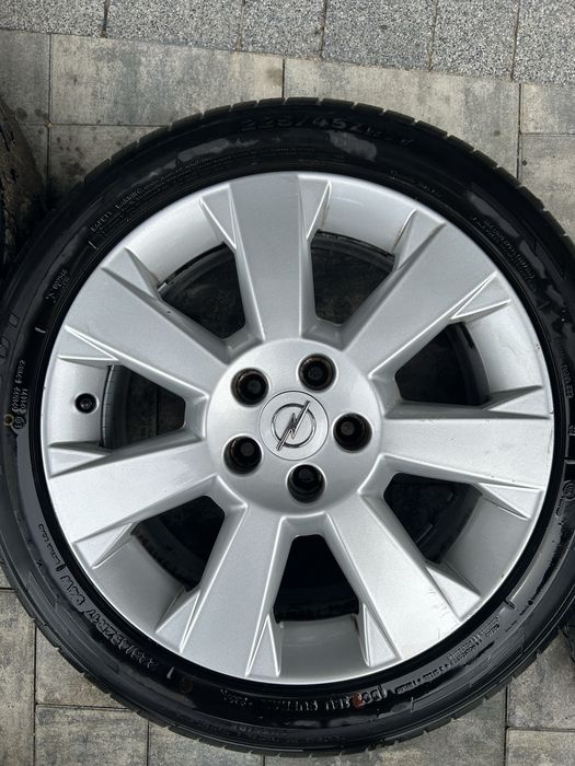 Alufelgi Opel 17 cali  z oponami 225/45R17