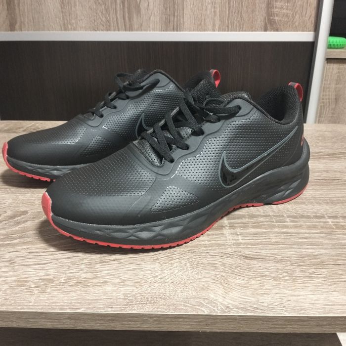 Чоловічі кросівки