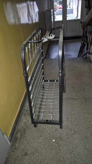 Lozko  polowe stelaz