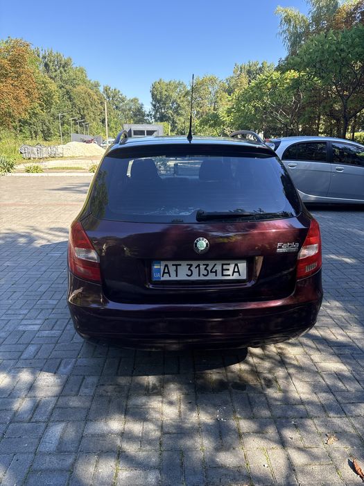 Продаємо машину Skoda Fabia