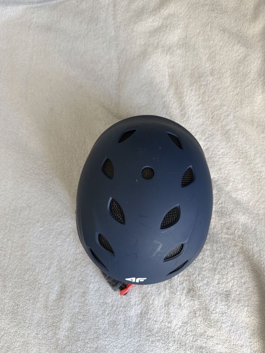 kask narciarski / snowboardowy