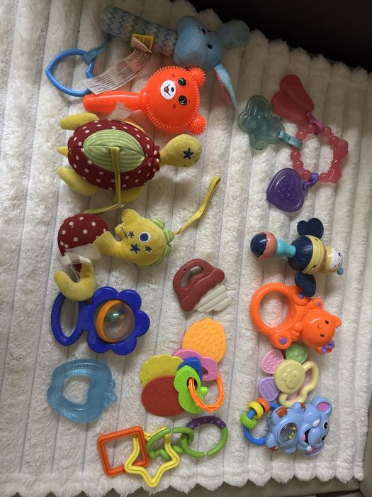 Лот іграшок Прорізувач .Гризунці силіконові Nuby, fisher price