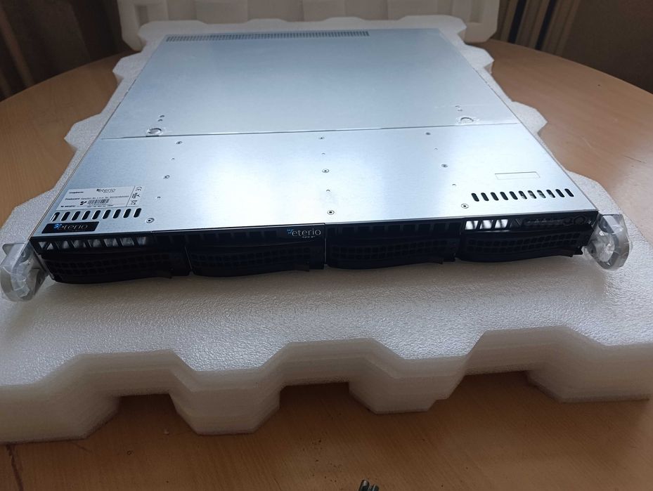 Serwer Supermicro Eterio 210 RE0