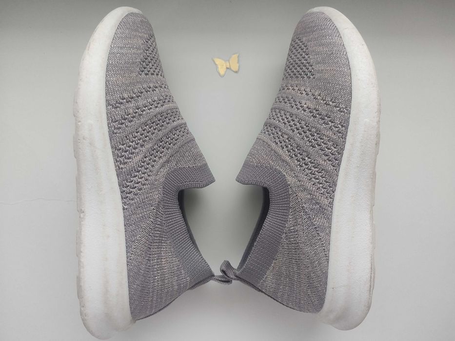 кросівки, мокасіни, кеди для дівчинки р.30