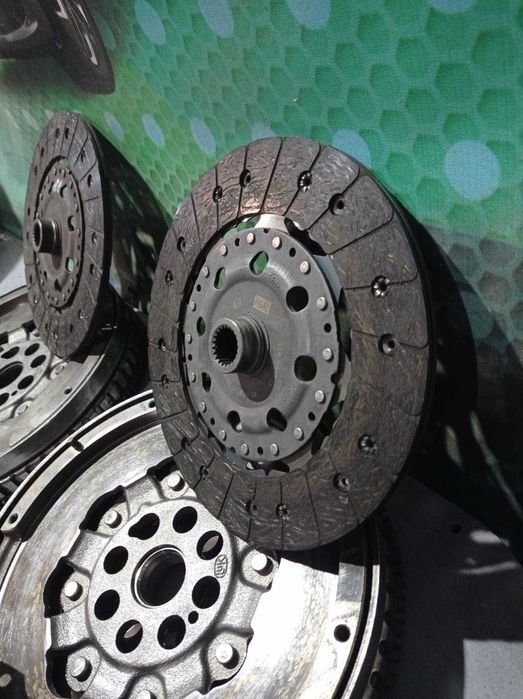 Сцепление зчеплення Рено Трафик Виваро Таленто Ниссан НВ300 розборка