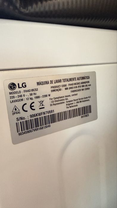 Máquina de Lavar Roupa LG FH4G1BCS2 – 12 kg
