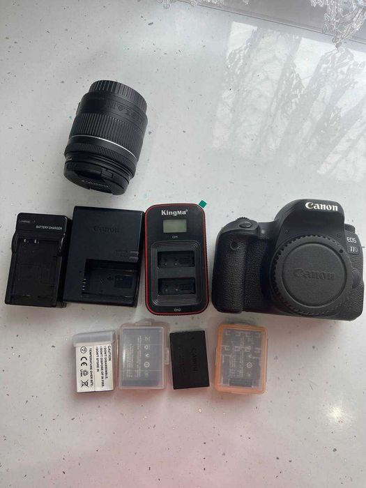 Фотоапарат Canon EOS 77d + об'єктив STM 18-55mm 4-5.6f