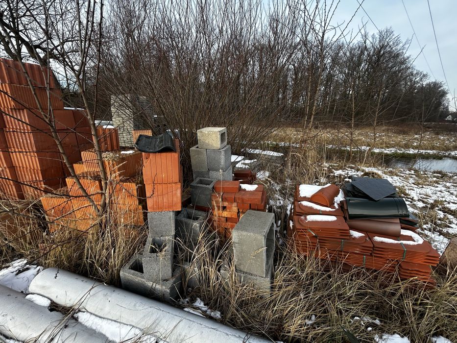 Pozostalosci po budowie