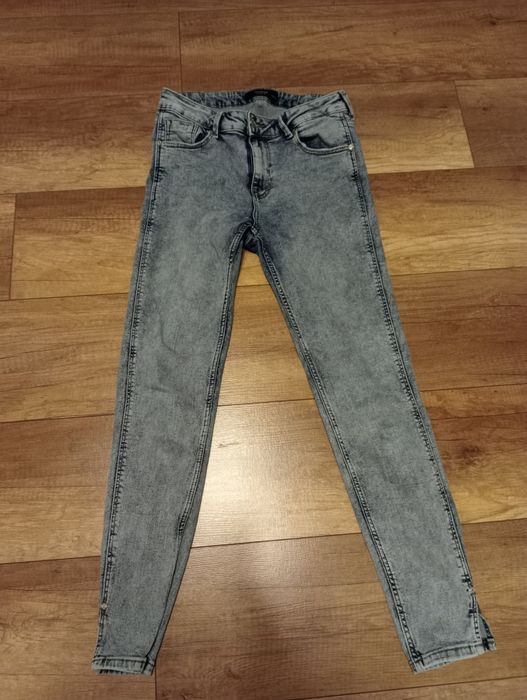 Jeansy z wysokim stanem