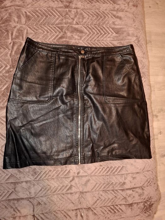 Продам спідниці в ідеальному стані на об 120