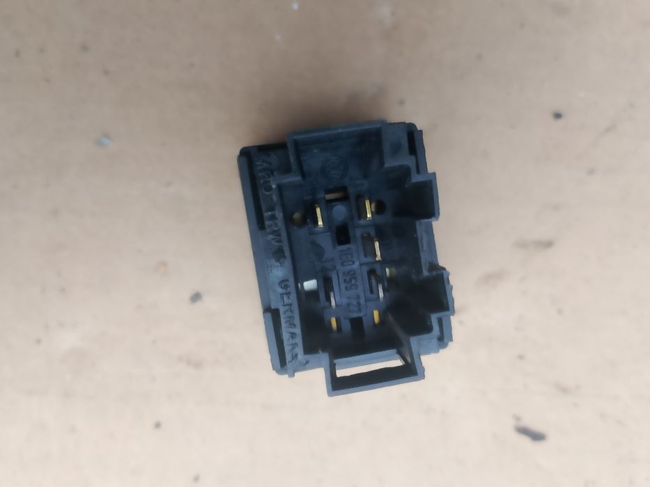 Przełącznik otwierania dachu  VW Volkswagen Golf 3 lift cabrio 1E0959727