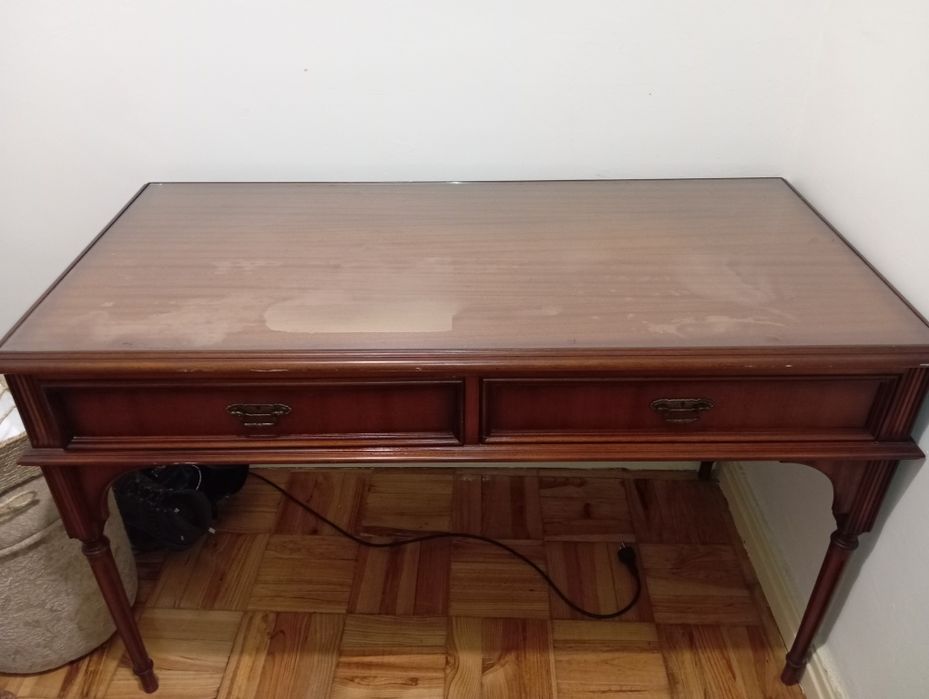 Secretária de Madeira