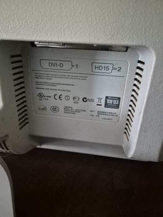 Monitor sony modelo SDM-E96D455579587964446721