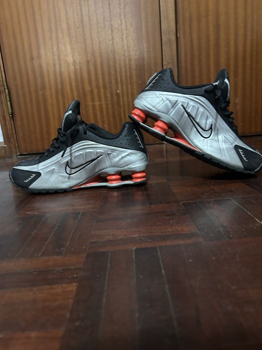 Nike shox r4 vermelhas
