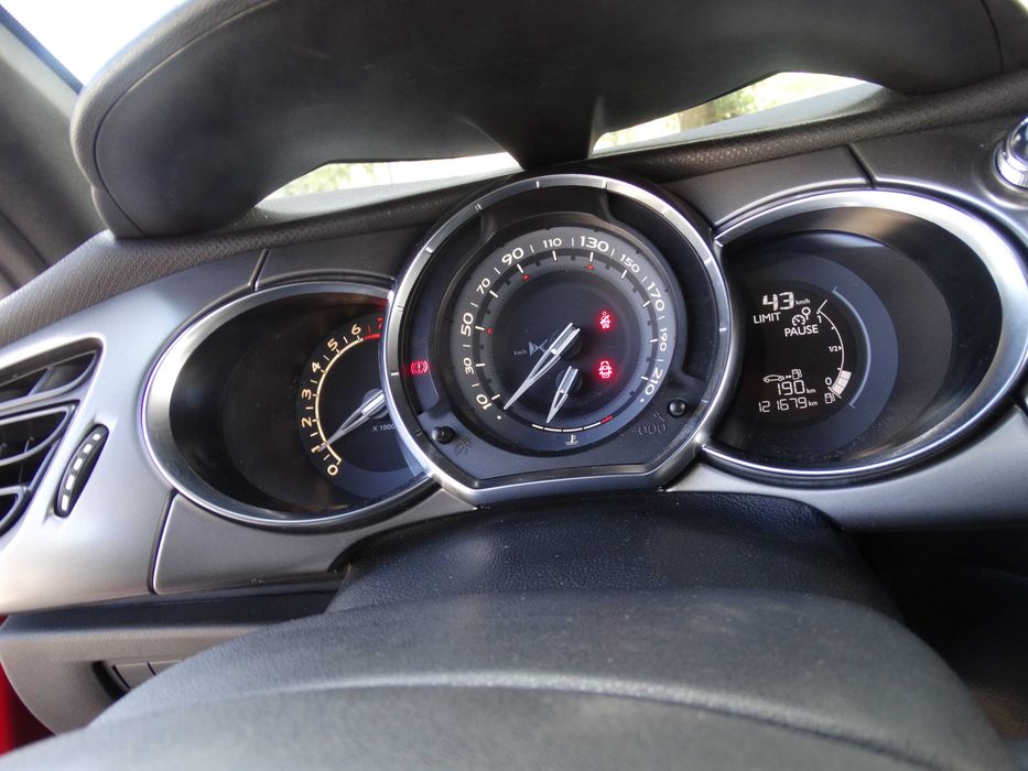 Carro DS3 110CV Gasolina