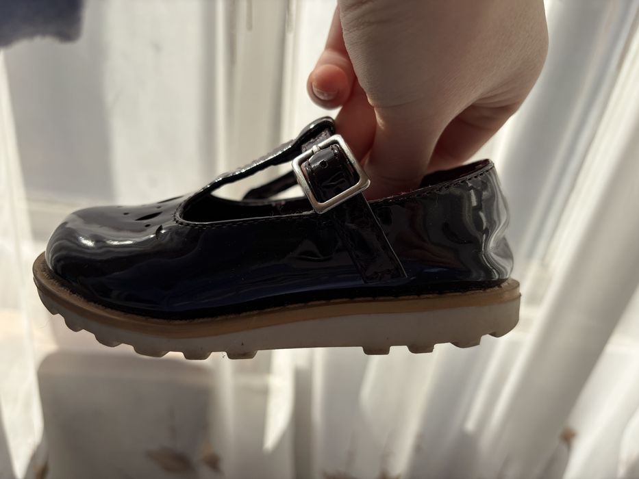 Дитячі лакові туфельки Matalan