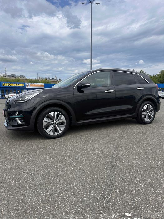 Kia Niro 2019 • 64 кВт • Максимальна комплектація