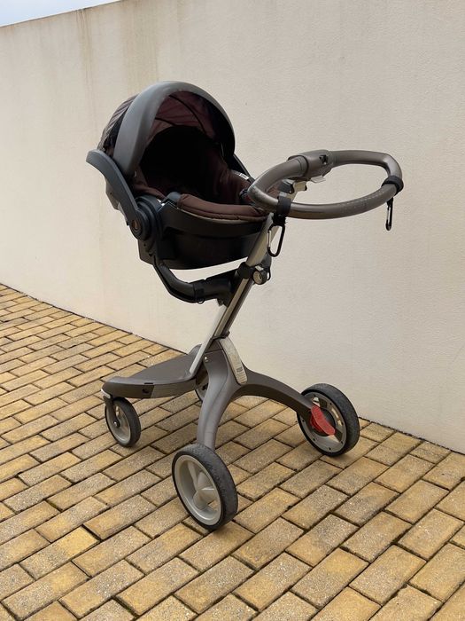 Isofix iZi Go + Carrinho Stokke (castanho)
