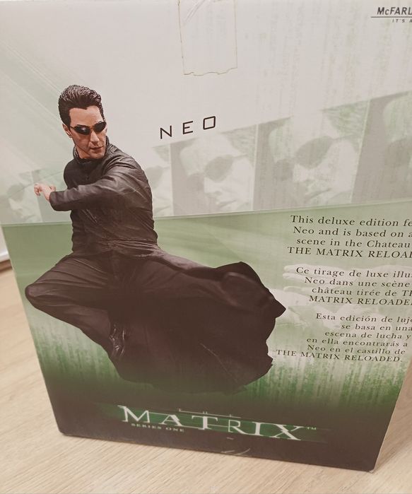 MATRIX , Neo reloaded Chateux Scene Deluxe Box  Diorama  , McFarlane