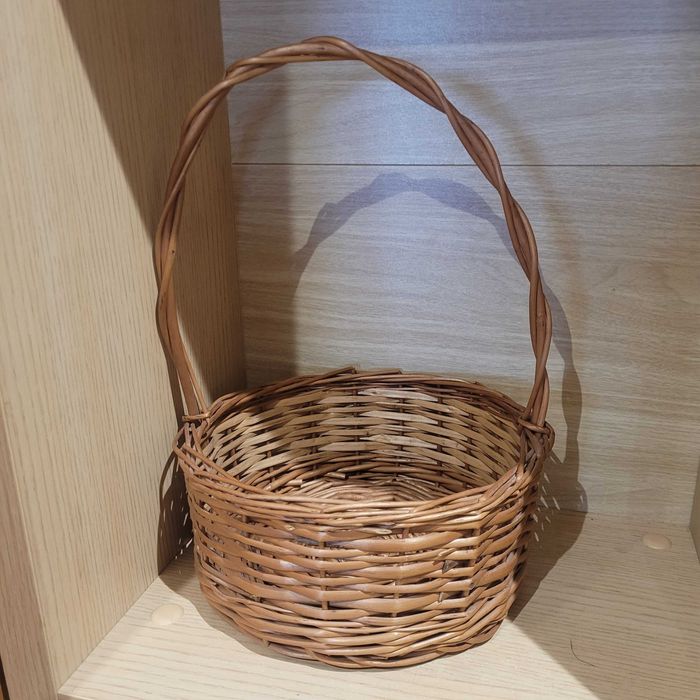 Koszyczek wiklinowy