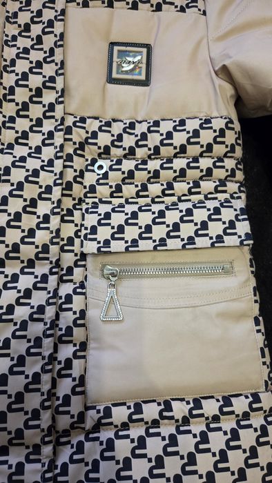 Зимова куртка на дівчинку