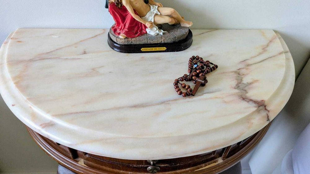 Consola Vintage Madeira, Tampo de Pedra – Clássica! - baixou!!