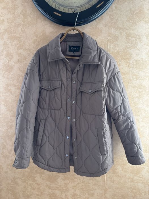 Легка весняна куртка