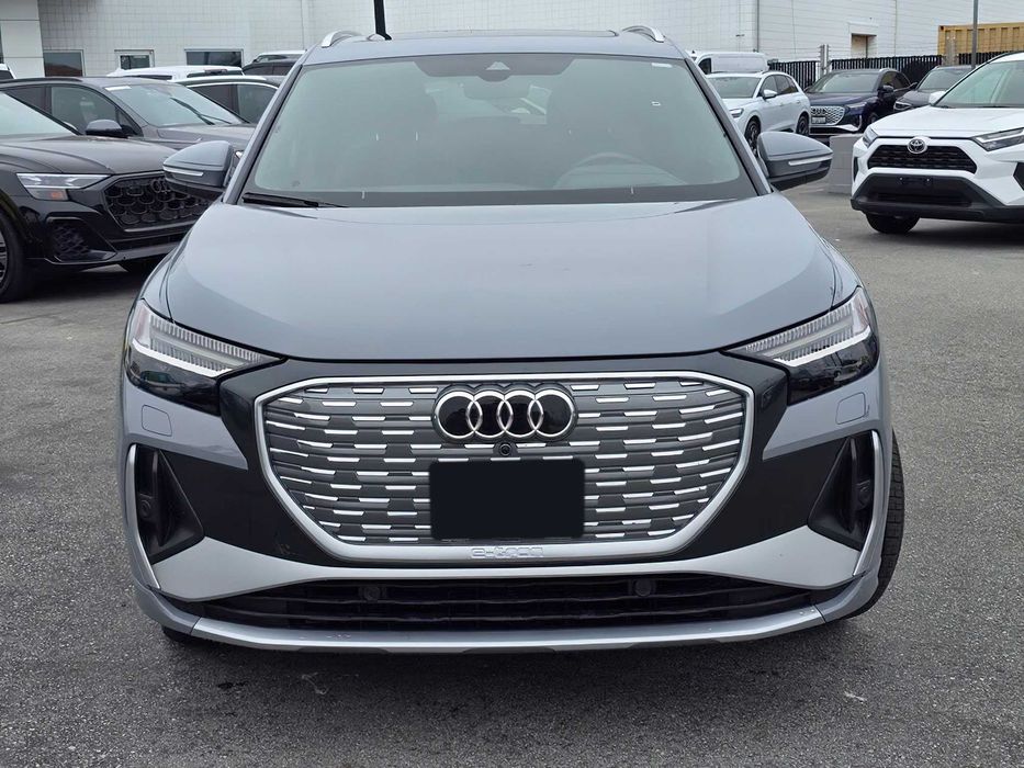 Audi Q4 e-tron      2023