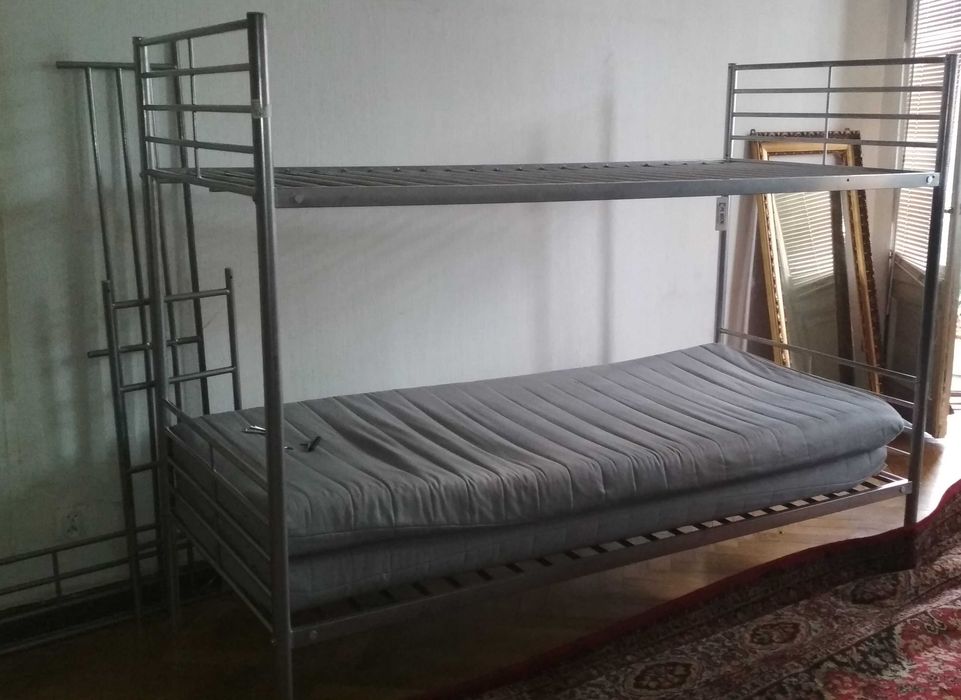 łóżko piętrowe metalowe bez materacy