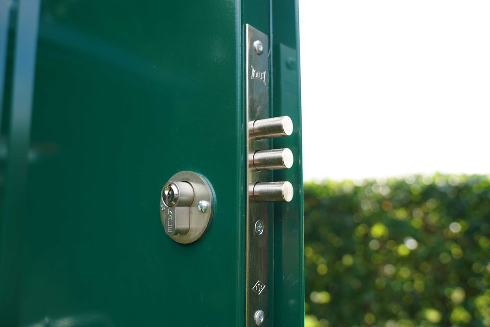 Cabana de Jardim 1,5m x 2,2m equipada com acessórios - Para Venda